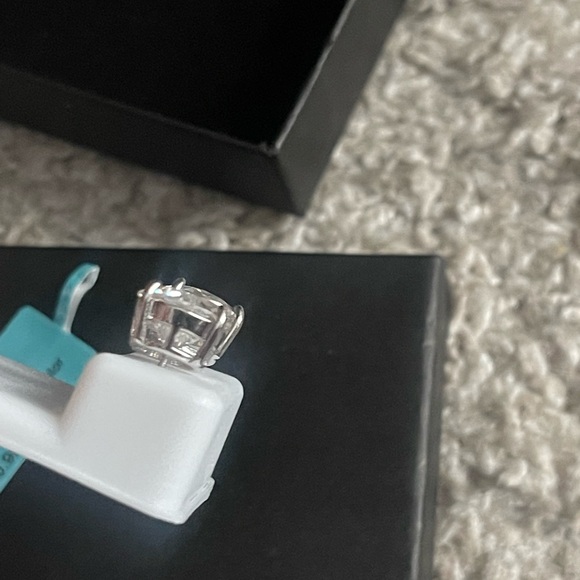 NWT 10CTW 11mm vvsd $3200 moissanite stud screw back earrings